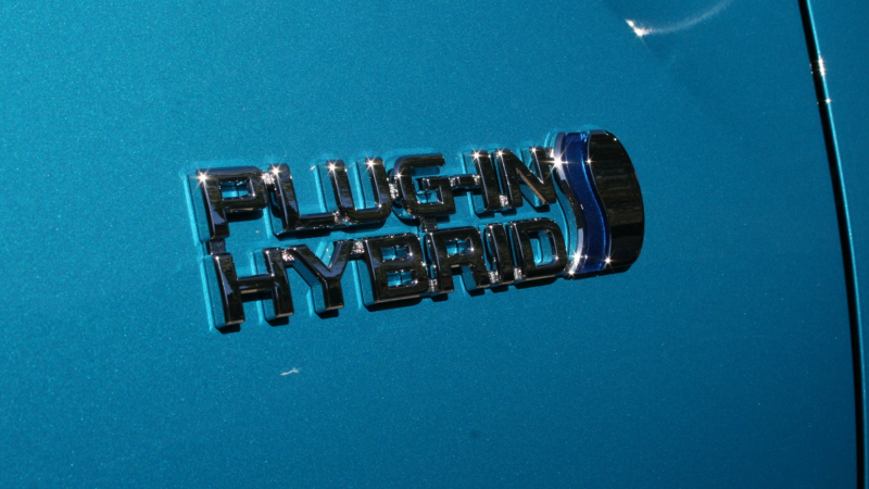 Illustration for article titled The 2017 Toyota Prius Prime Is A High-Tech Pretend Tesla That Gets Incredible Mileage